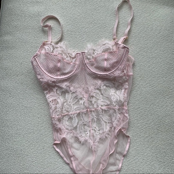 House of CB - Nadia lace bodysuit - Picture 8 of 10